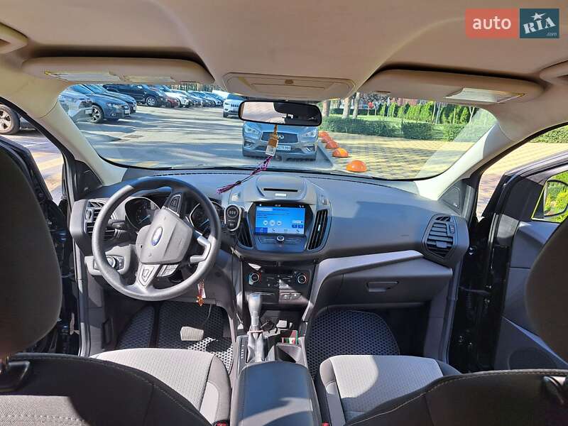 Внедорожник / Кроссовер Ford Escape 2016 в Гостомеле