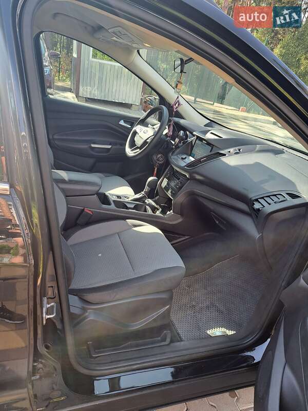 Внедорожник / Кроссовер Ford Escape 2016 в Гостомеле