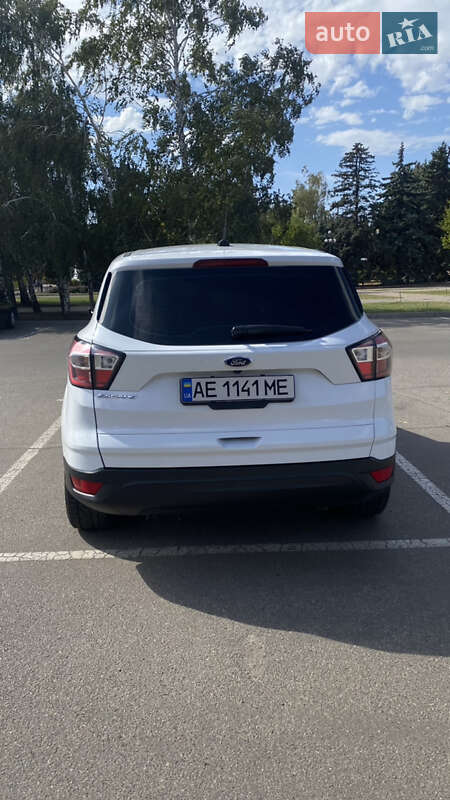 Позашляховик / Кросовер Ford Escape 2016 в Кривому Розі