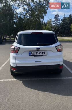 Внедорожник / Кроссовер Ford Escape 2016 в Кривом Роге