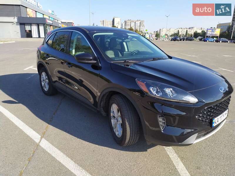 Внедорожник / Кроссовер Ford Escape 2021 в Киеве