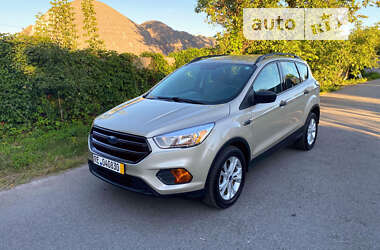 Позашляховик / Кросовер Ford Escape 2016 в Калинівці