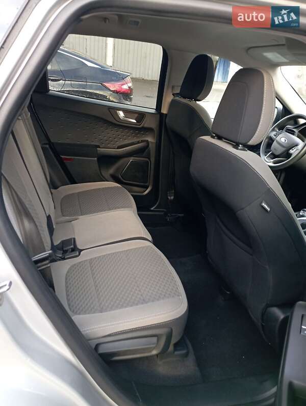 Внедорожник / Кроссовер Ford Escape 2020 в Киеве