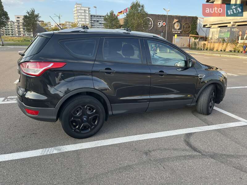 Позашляховик / Кросовер Ford Escape 2014 в Татарбунарах
