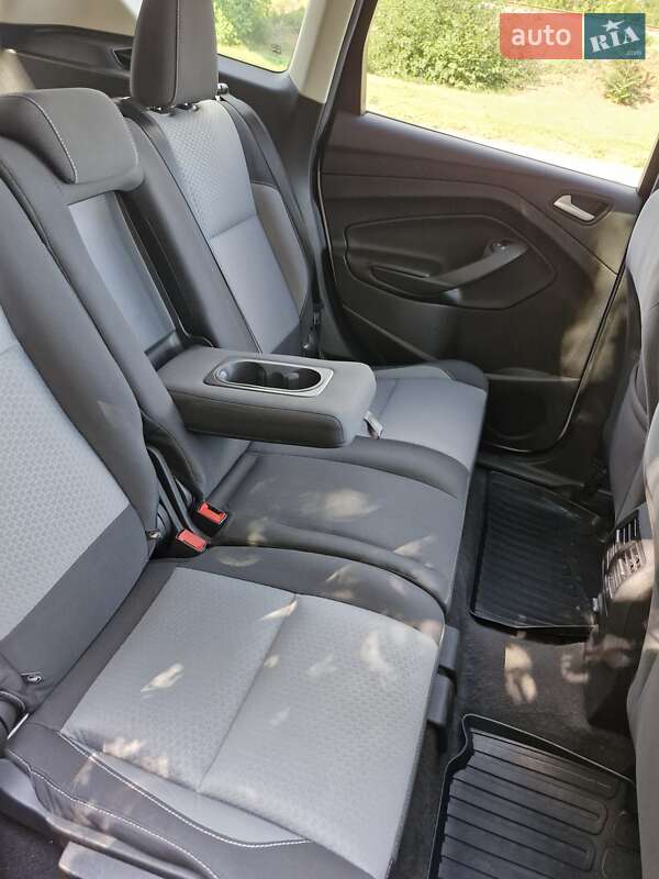 Внедорожник / Кроссовер Ford Escape 2017 в Запорожье