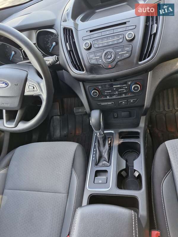 Внедорожник / Кроссовер Ford Escape 2017 в Запорожье