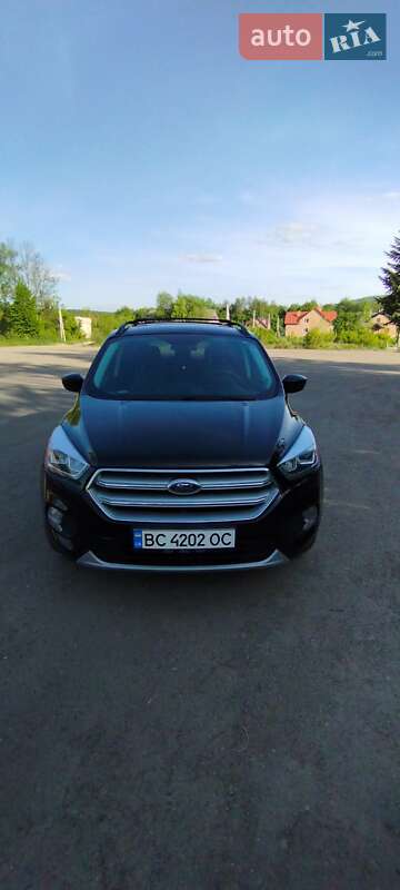 Внедорожник / Кроссовер Ford Escape 2017 в Старом Самборе