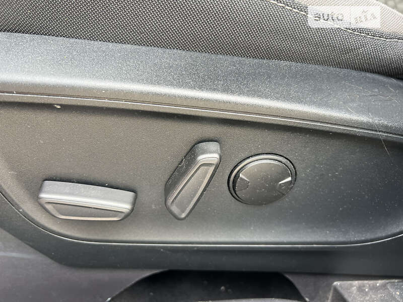 Внедорожник / Кроссовер Ford Escape 2019 в Тернополе