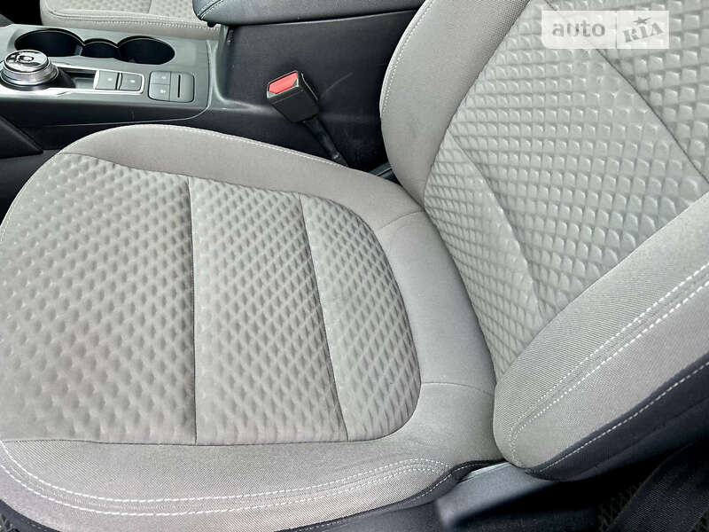 Внедорожник / Кроссовер Ford Escape 2019 в Тернополе