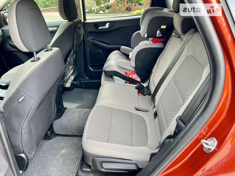 Внедорожник / Кроссовер Ford Escape 2019 в Тернополе