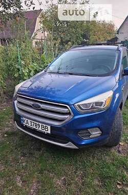 Внедорожник / Кроссовер Ford Escape 2016 в 