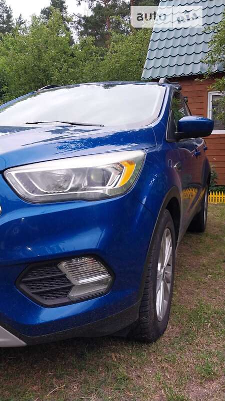 Внедорожник / Кроссовер Ford Escape 2016 в Киеве