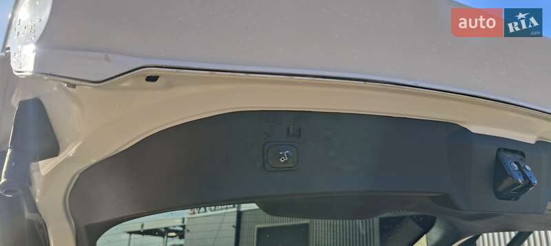 Внедорожник / Кроссовер Ford Escape 2015 в Львове