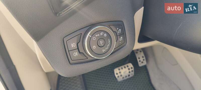 Внедорожник / Кроссовер Ford Escape 2015 в Львове