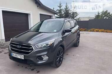 Позашляховик / Кросовер Ford Escape 2017 в Львові