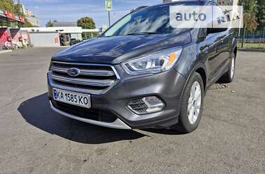 Внедорожник / Кроссовер Ford Escape 2017 в Киеве