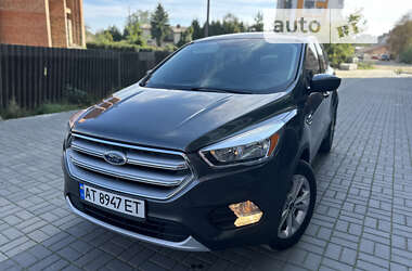 Внедорожник / Кроссовер Ford Escape 2017 в Ивано-Франковске