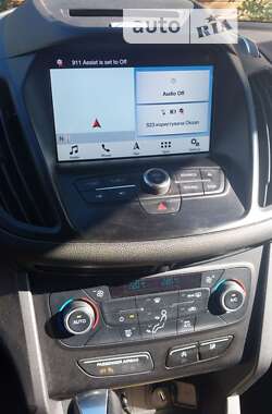 Внедорожник / Кроссовер Ford Escape 2016 в 