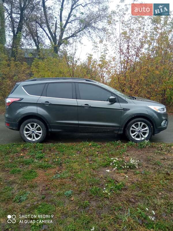 Внедорожник / Кроссовер Ford Escape 2018 в Овруче