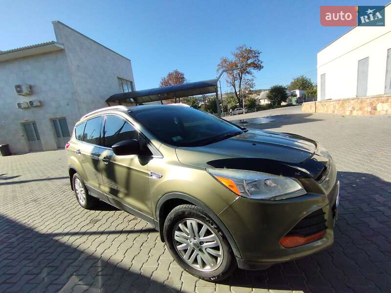 Внедорожник / Кроссовер Ford Escape 2013 в Могилев-Подольске