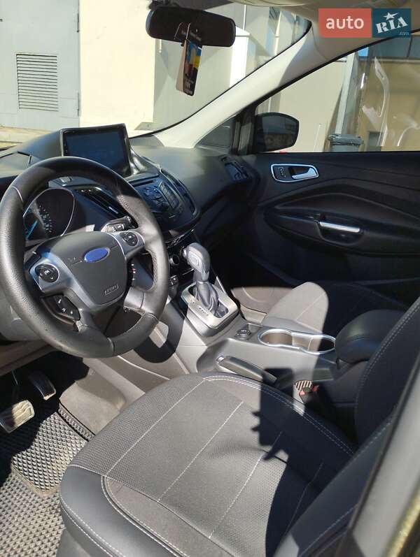 Внедорожник / Кроссовер Ford Escape 2013 в Могилев-Подольске