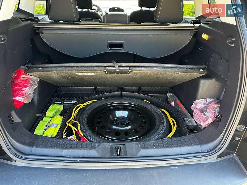 Внедорожник / Кроссовер Ford Escape 2012 в Пустомытах