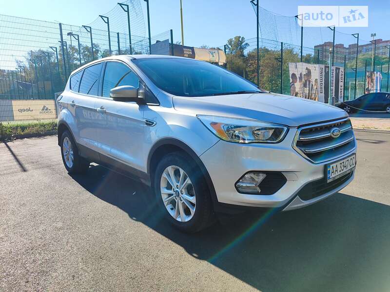 Позашляховик / Кросовер Ford Escape 2017 в Києві