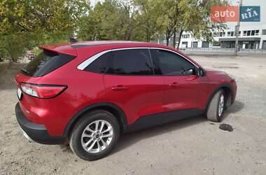 Внедорожник / Кроссовер Ford Escape 2020 в 