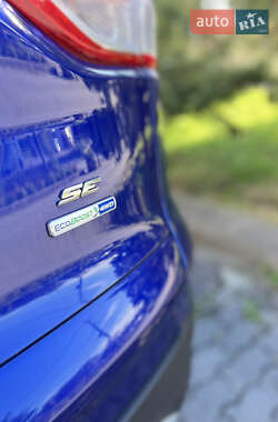 Внедорожник / Кроссовер Ford Escape 2015 в 