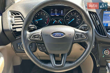 Внедорожник / Кроссовер Ford Escape 2019 в 