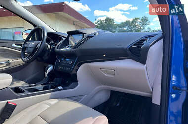 Внедорожник / Кроссовер Ford Escape 2019 в 