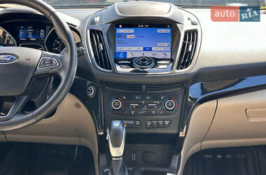 Внедорожник / Кроссовер Ford Escape 2019 в 