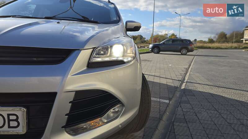 Внедорожник / Кроссовер Ford Escape 2015 в Львове