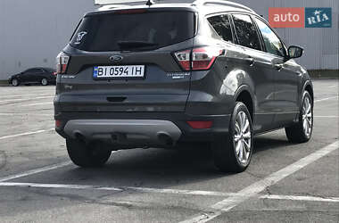Внедорожник / Кроссовер Ford Escape 2018 в 