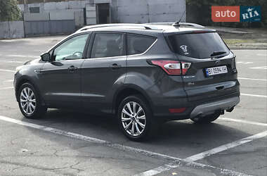 Внедорожник / Кроссовер Ford Escape 2018 в 