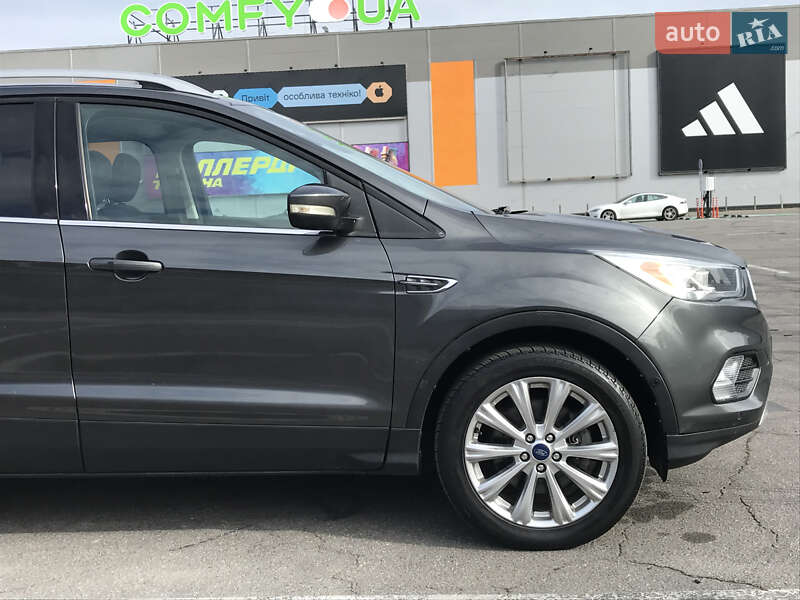 Внедорожник / Кроссовер Ford Escape 2018 в Полтаве