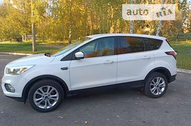 Позашляховик / Кросовер Ford Escape 2017 в Рівному