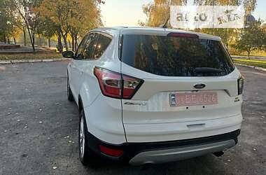 Позашляховик / Кросовер Ford Escape 2017 в Рівному