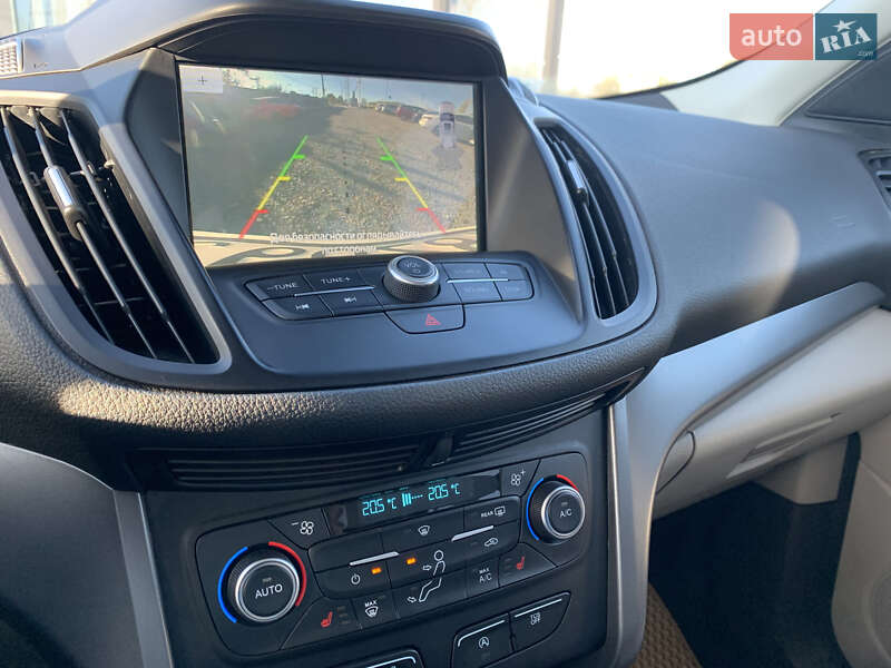 Внедорожник / Кроссовер Ford Escape 2017 в Львове