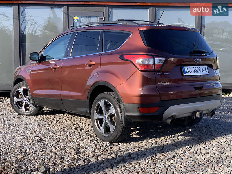 Внедорожник / Кроссовер Ford Escape 2017 в Львове