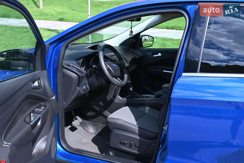 Внедорожник / Кроссовер Ford Escape 2017 в Киеве