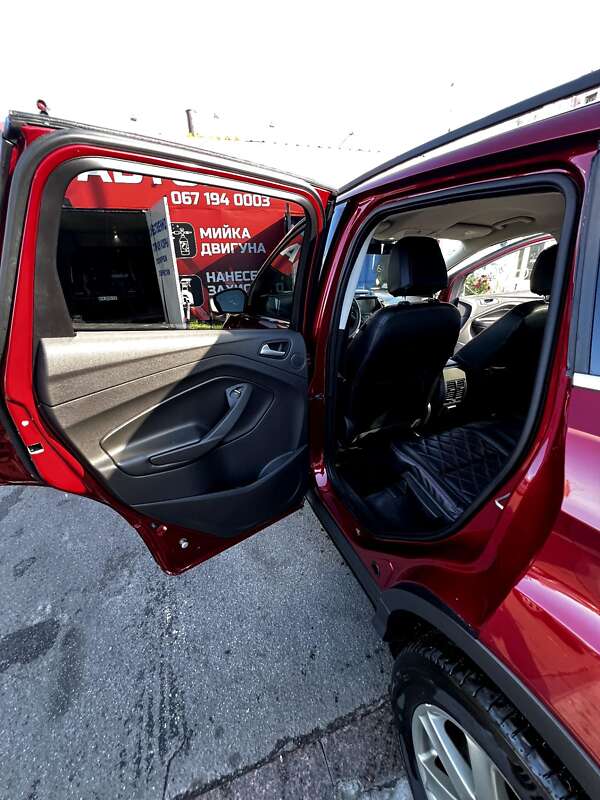 Позашляховик / Кросовер Ford Escape 2017 в Києві