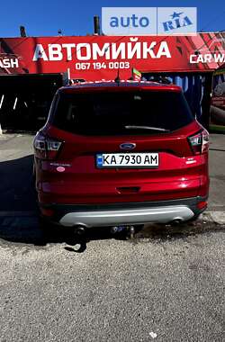 Внедорожник / Кроссовер Ford Escape 2017 в 