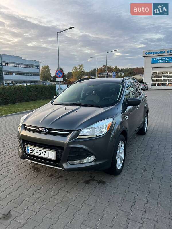 Внедорожник / Кроссовер Ford Escape 2016 в Дубно
