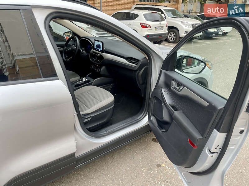 Внедорожник / Кроссовер Ford Escape 2020 в Одессе