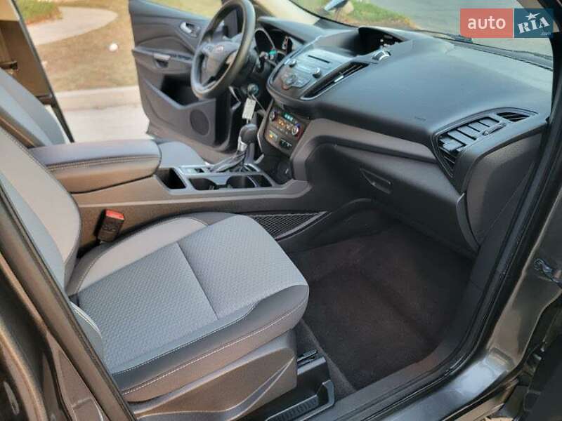 Внедорожник / Кроссовер Ford Escape 2017 в Львове