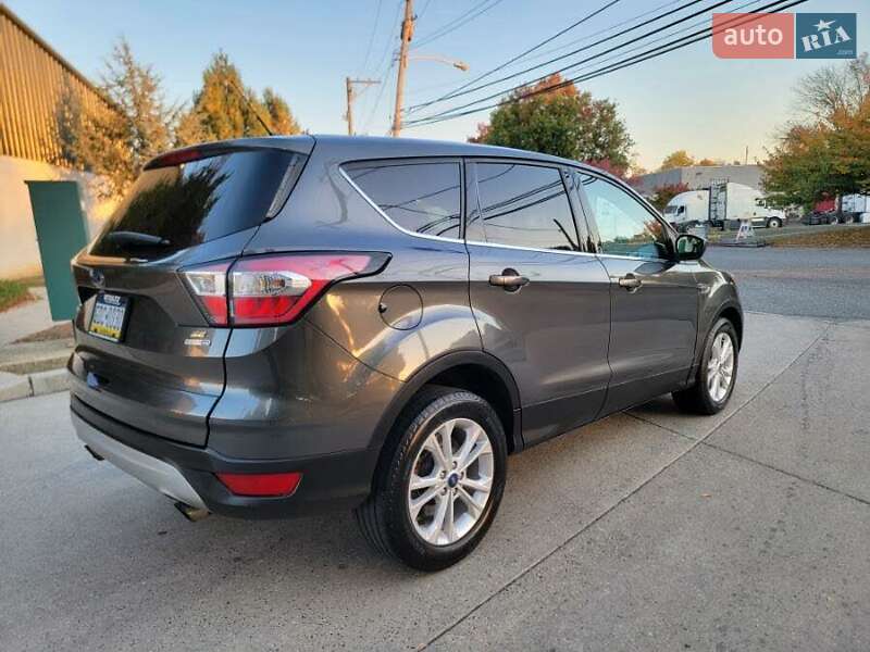 Внедорожник / Кроссовер Ford Escape 2017 в Львове