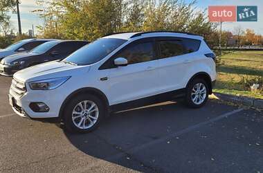 Позашляховик / Кросовер Ford Escape 2016 в Кривому Розі