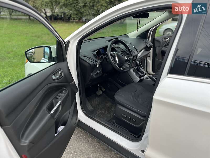 Внедорожник / Кроссовер Ford Escape 2015 в Тернополе