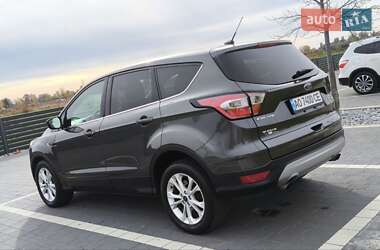 Позашляховик / Кросовер Ford Escape 2017 в Мукачевому